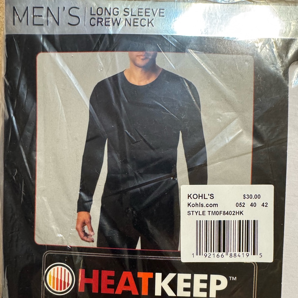 NWT Men’s HEATKEEP Medium white long sleeve shirt